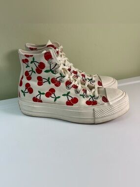 Converse Chuck Taylor Cherry Print High Top Platform Sneakers Womens 7 Ivory Red
